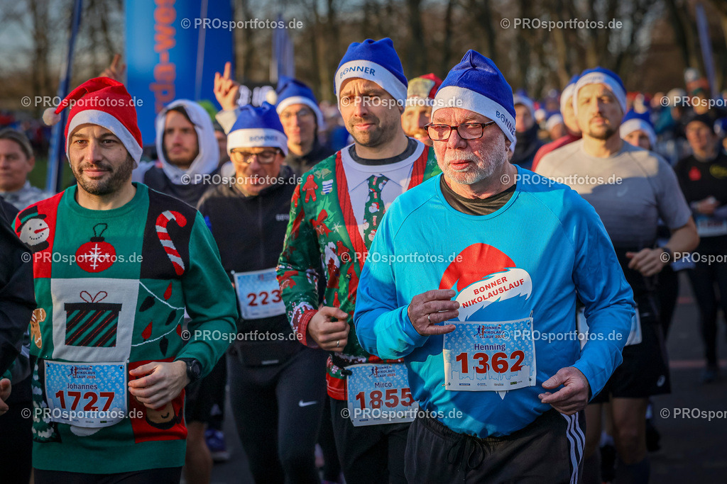 6. Bonner Nikolauslauf; Bonn, 14.12.2025 | Impressionen vom 6. Bonner Nikolauslauf am 14.12.2025 in Bonn (Nordrhein-Westfalen). 