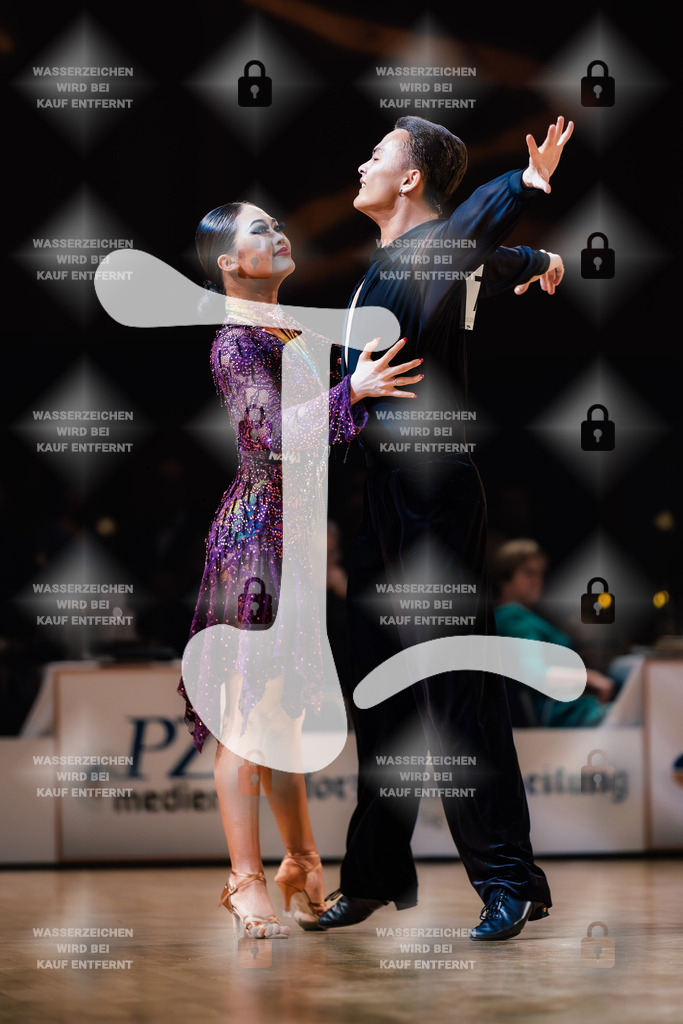 Goldstadtpokal 2025 - WDSF Open Latin Youth 1st (71) Chenbo Liu _ Chengming Zhang (P.R. China)-2025-01-25-0495 | Webshop for digital downloads and prints of dance sport, event & show photographer Julian Link - Realisiert mit Pictrs.com