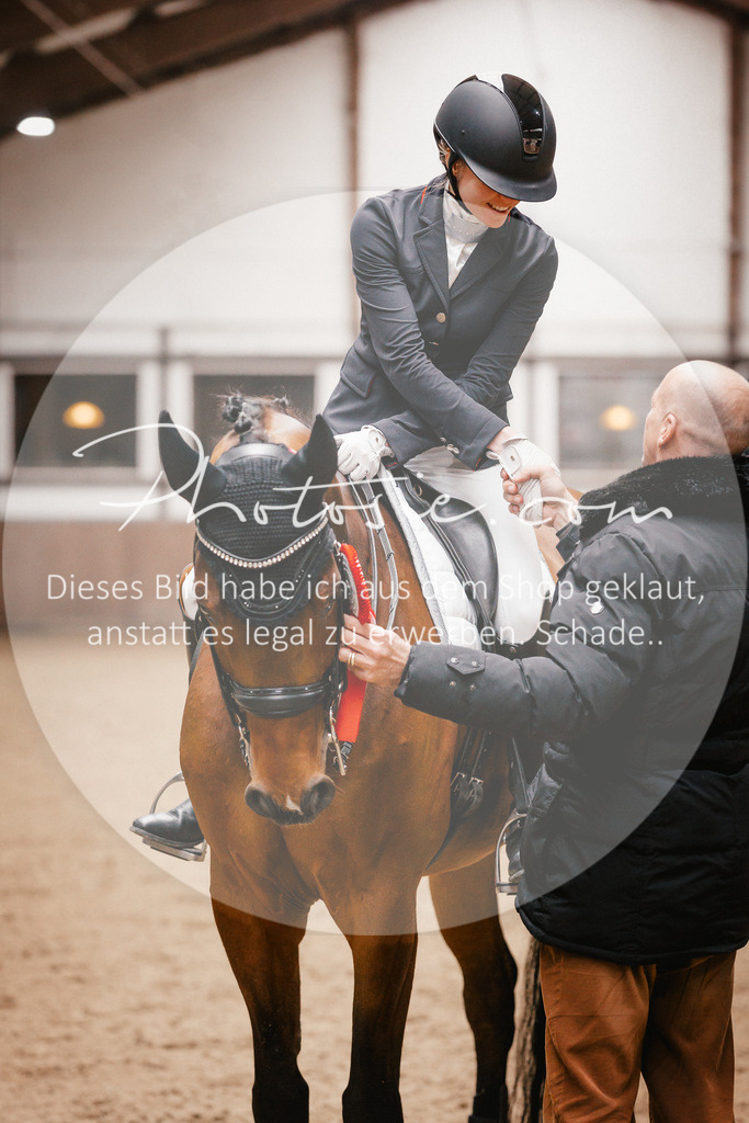 3I6A9110 | Stimmungsvolle Portraits und Reitsportfotografie im Ruhrgebiet und im Münsterland.

Pferdefotografie, Hundefotografie, Tierfotografie, Reportagen, Portraits von Tier und Mensch, Turnierfotografie in Bochum, Recklinghausen, Marl, Haltern am See, Dülmen.. - Realisiert mit Pictrs.com