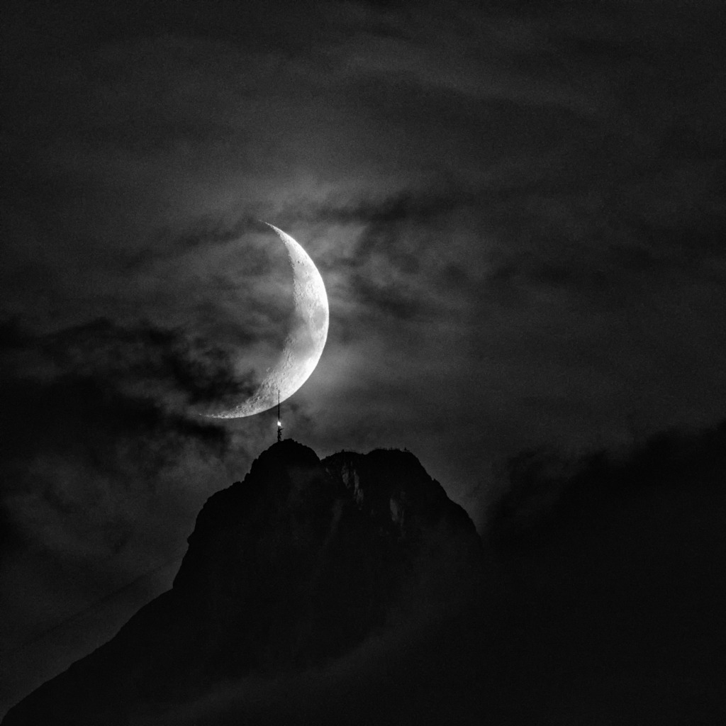 Stockhorn mit Halbmond | https://shop.hess.photography/img/hz4buq - Realisiert mit Pictrs.com