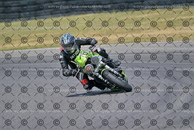 25bt04-1690 | markuskiefer.com - Realisiert mit Pictrs.com