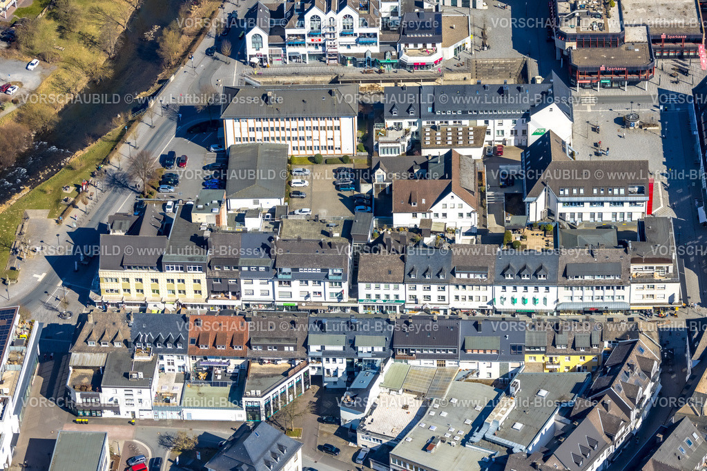 Meschede250305056 | Luftbild, Finanzamt, Wohngebiet mit Einkaufsstraße Ruhrstraße, Meschede-Stadt, Meschede, Sauerland, Nordrhein-Westfalen, Deutschland