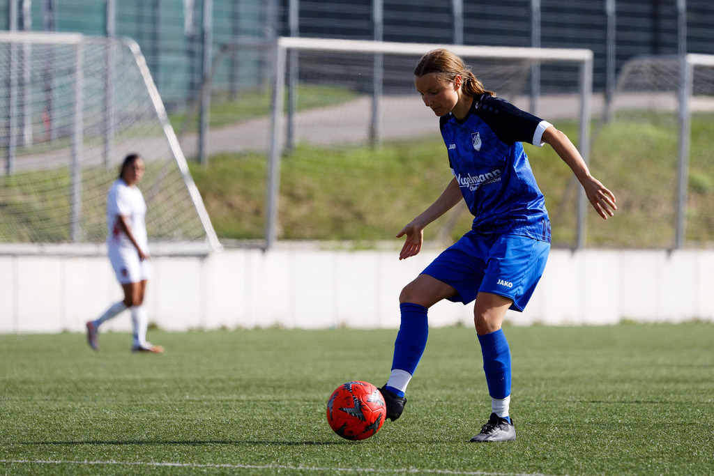 FCHMÜN_250907_4219 | Fotopresso – Sportfotografie in Heidenheim & Umgebung. Professionelle Sportfotografie für unvergessliche Momente. Dynamische Action-Shots, emotionale Szenen & hochwertige Bilder. - Realisiert mit Pictrs.com