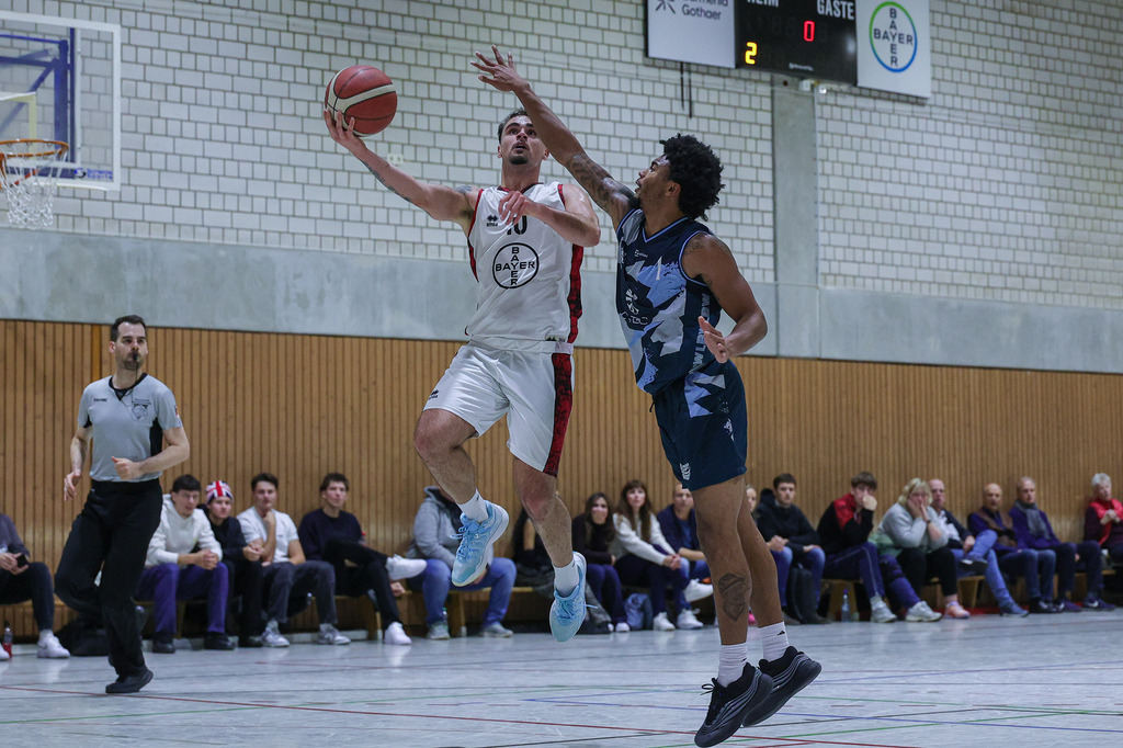 1.Regio BAYER GIANTS vs LippeBaskets Werne-70 | Fotos von Basketballspielen aus dem Raum NRW fotografiert von Gero Mueller-Laschet und Daniel Schaefer - Realisiert mit Pictrs.com