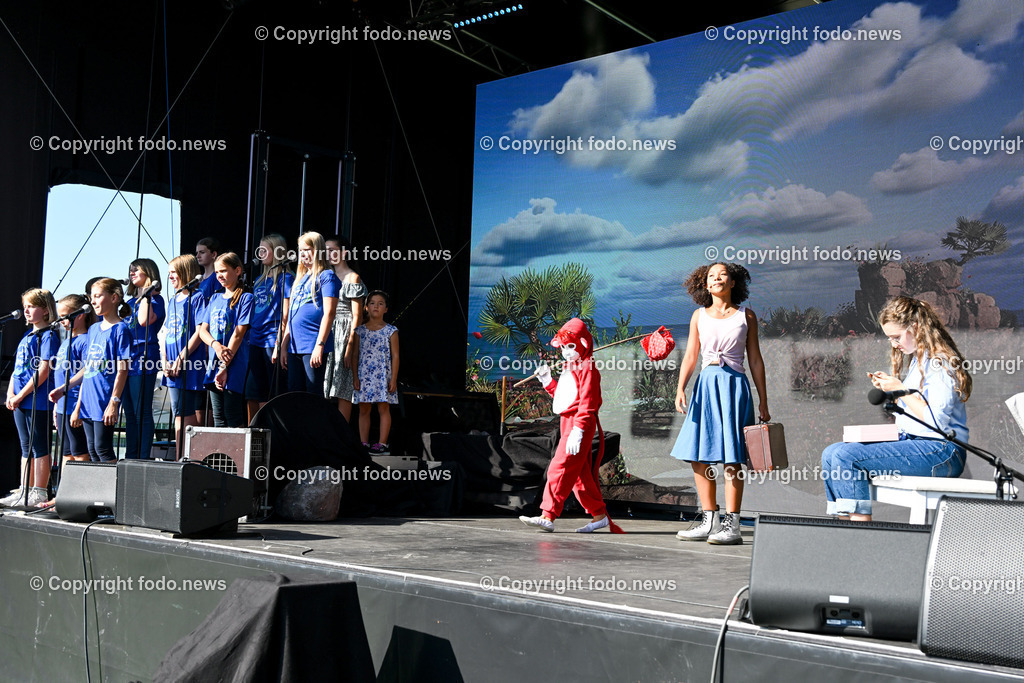 Kinderklangwolke Linz 2023_ 10.09.2023-26 | 10.09.2023, Donaulaende Linz, AUT, Kinderklangwolke 2023, im Bild Kinderklangwolke, Buehne, Zuschauer