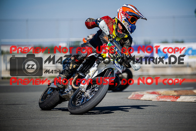 MaZZes_FotoMatrix_220903_0551 | UE40