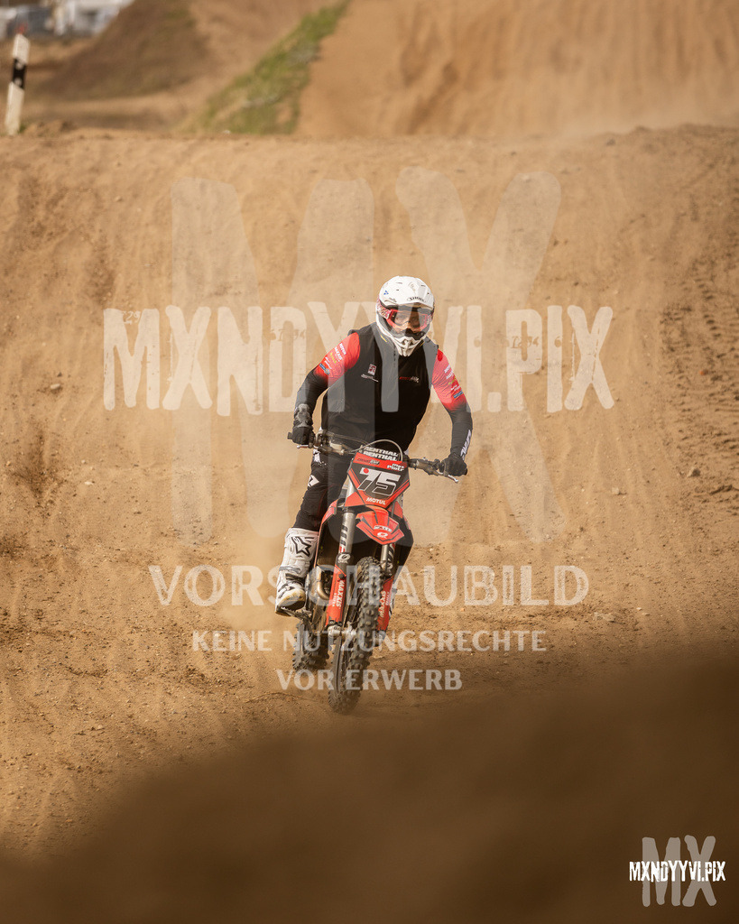 866A2050 | mxndyyvipix
