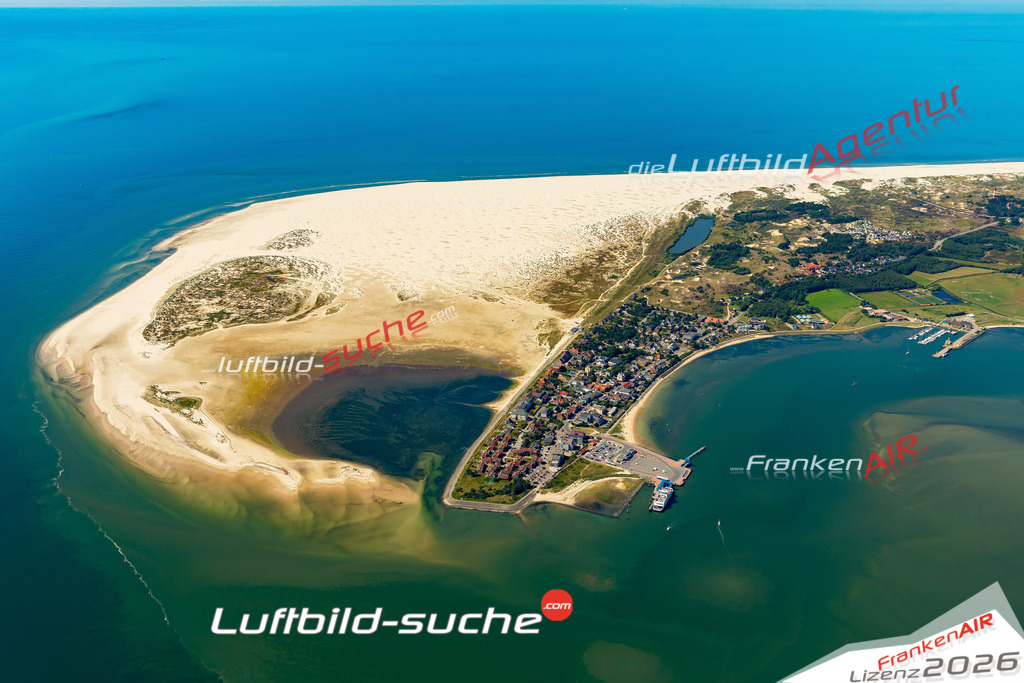 Das Luftbild der Stadt Wittdün auf Amrum wurde 2022 vom Flugzeug heraus erstellt (keine Drohnen-Aufnahmen) Aufnahmehöhe ca.450 Meter- hohe Bildauflösung und Druck-Qualität. Garantiert!