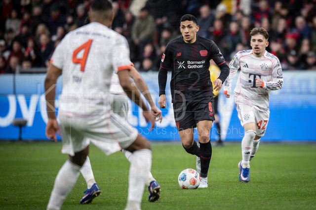 German Bundesliga, Bayer 04 Leverkusen vs. FC Bayern München, 14.03.2026 | LEVERKUSEN, GERMANY - MARCH 14:  Ezequiel Fernandez (Bayer 04 Leverkusen, 6) during the German Bundesliga match on gameday 26 between Bayer 04 Leverkusen vs. FC Bayern München at BayArena on March 14, 2026 in Leverkusen, Germany. DFL REGULATIONS PROHIBIT ANY USE OF PHOTOGRAPHS AS IMAGE SEQUENCES AND/OR QUASI-VIDEO.