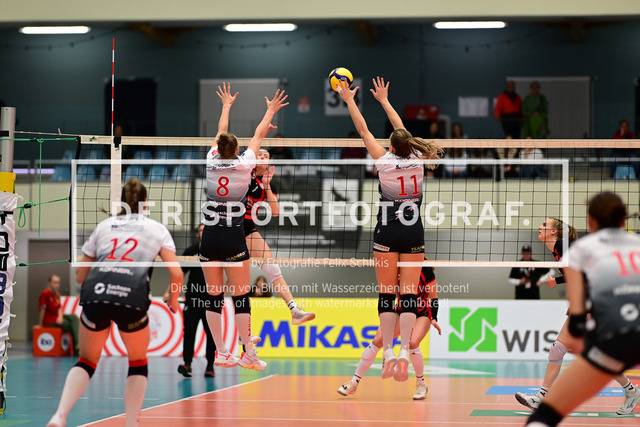Volleyball I Frauen I Saison 2025-2026 I Bundesliga I 5. Spieltag I ETV Hamburger Volksbank Volleys - Dresdner SC I 07033 | Der Sportfotograf. - Realisiert mit Pictrs.com