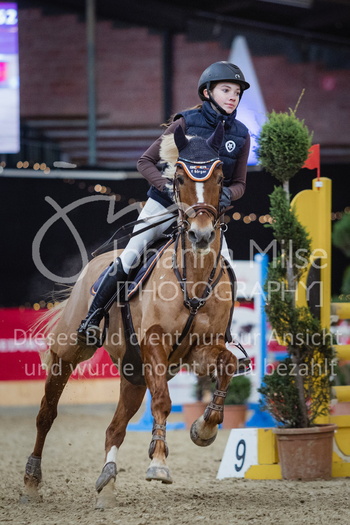 221127_Winterfestival_L-Spr_HPTTY-297 | Deine schönsten Turniermomente als professionelle Fotos! Entdecke hochwertige Pferdesport-Fotografie im Online-Shop. Jetzt Fotos finden & bestellen!