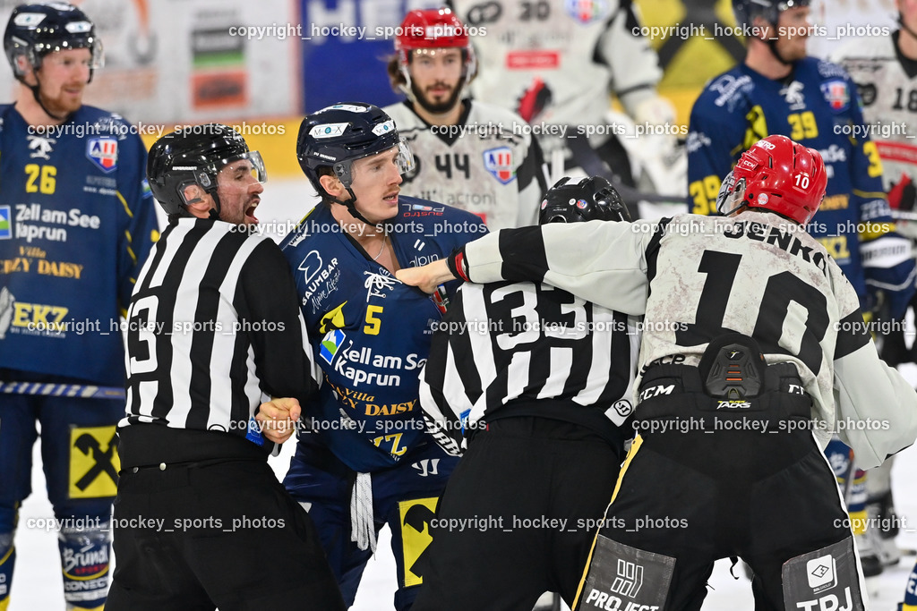 EK Zeller Eisbären vs. HDD Jesenice 1.10.2022 | #11 Ban Daniel, BERGANT Anze, KANYO Tamas, Referees, #47 Glavic Gasper, Faustkampf, #40 Blomberg Niki, #91 Jezovsek Zan, #26 Rep Ozbej, #9 Rajsar Patrik, #44 Planko David, #5 Laurin Müller