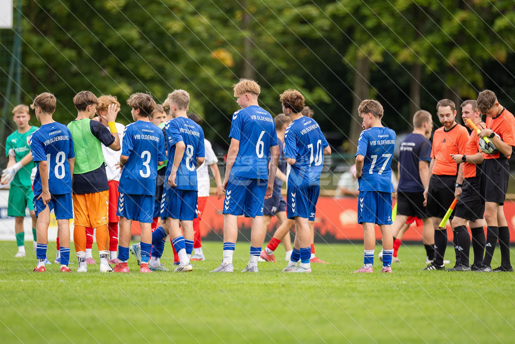 20250920_Picselweb-Fotografie_1R3_2068 | JFV D/A &amp; Stade - VfB Oldenburg0:1 VfB no70:2 VfB no70:3 VfB JFV Eigentor0:4 VfB no70:5 VfB no71:5 JFV no3 Jaric Jimenez-Voss2:5 JFV no9 Janko Sylvester3:5 JFV no16 Damian Elias Mihro Burekovic - Realisiert mit Pictrs.com