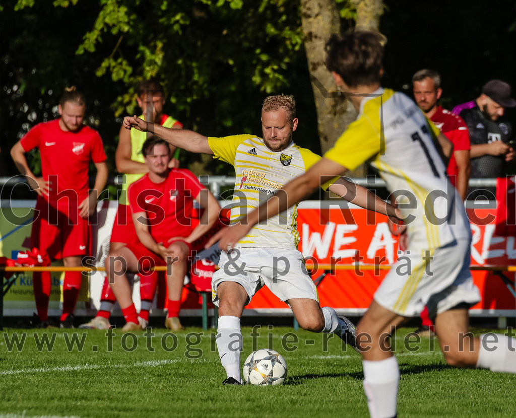 2023-08-18_118_SpVgg_Eichenkofen_gegen_FC_Langenpreising | Erding, Deutschland, 18.08.2023:
Fußball, A-Klasse 2023 / 2024, 3. Spieltag, SpVgg Eichenkofen gegen FC Langenpreising, Endergebnis: 0:2

Sascha Dörner (SpVgg Langenpreising, #17)

Foto: Christian Riedel / fotografie-riedel.net