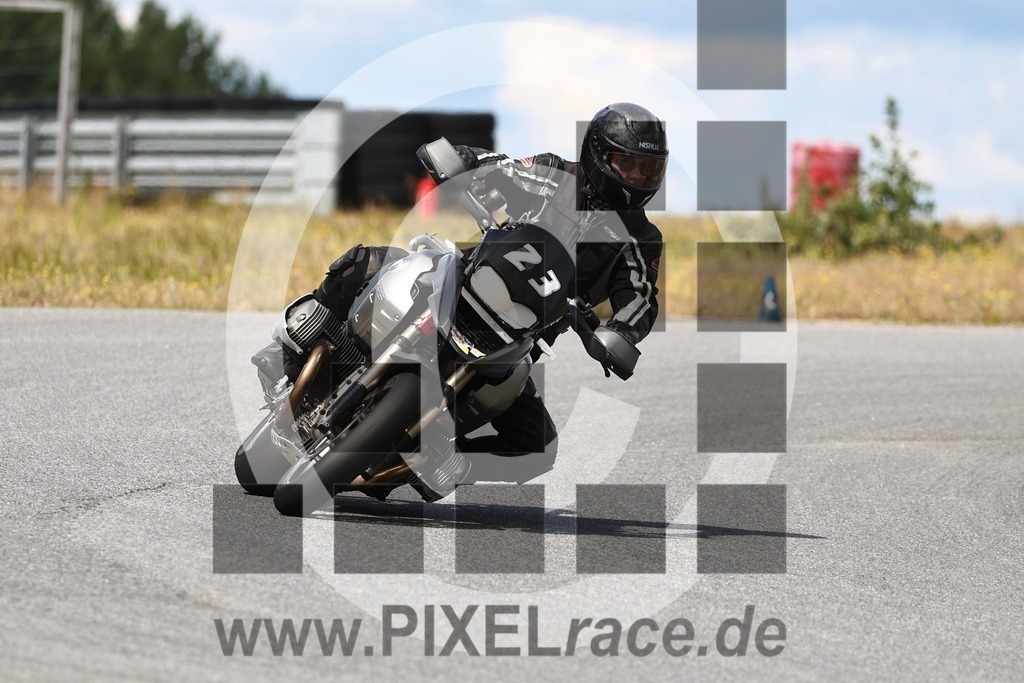 0023-20260721_11314 | Schöne Erinnerungen an spannende Momente - das festzuhalten ist unser Job. PIXELrace.de ist seit 2003 auf den Rennstrecken Europas unterwegs um die Action draußen beim Fahren und die wunderbare Stimmung imm Fahrerlager für euch einzufangen.