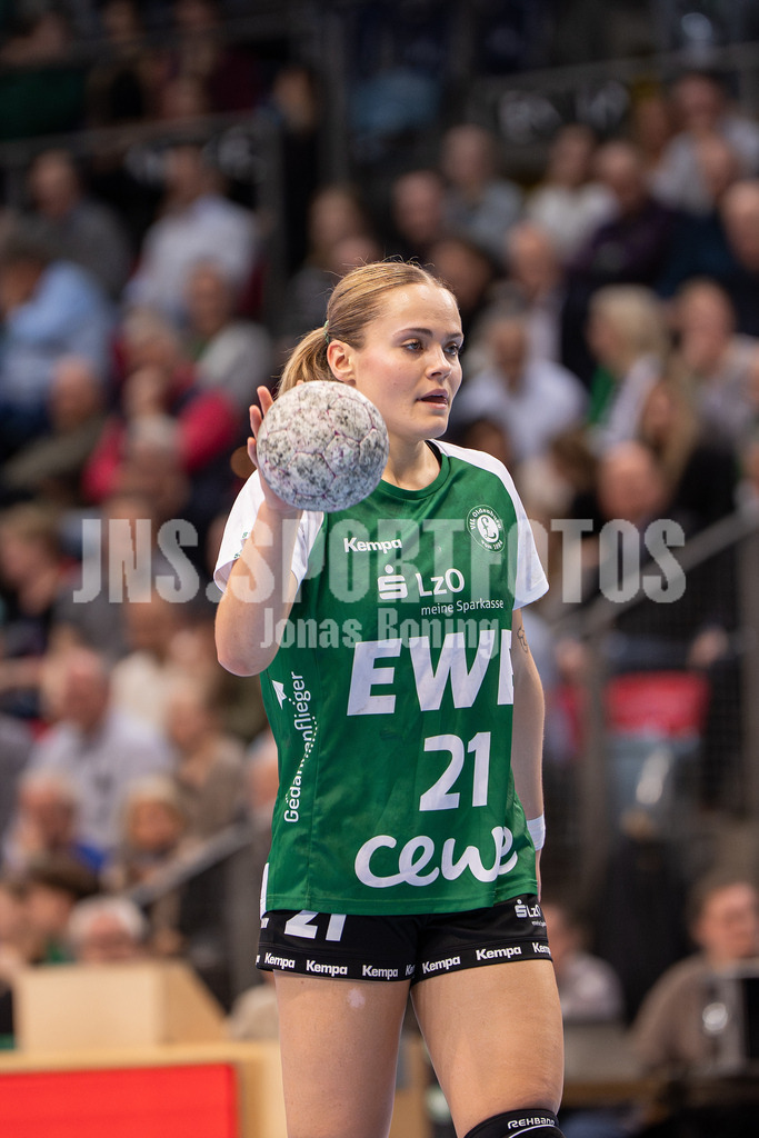 Handball I Frauen I Saison 2025-2026 I 1. HBF I 17. Spieltag I VFL Oldenburg - Thüringer HC I 0702 | Joanna Granicka (21, VfL Oldenburg) - Realisiert mit Pictrs.com