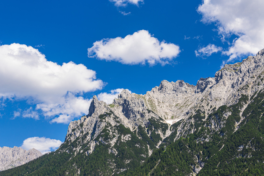 Blick auf das Karwendelgebirge bei Mittenwald | Blick auf das Karwendelgebirge bei Mittenwald.