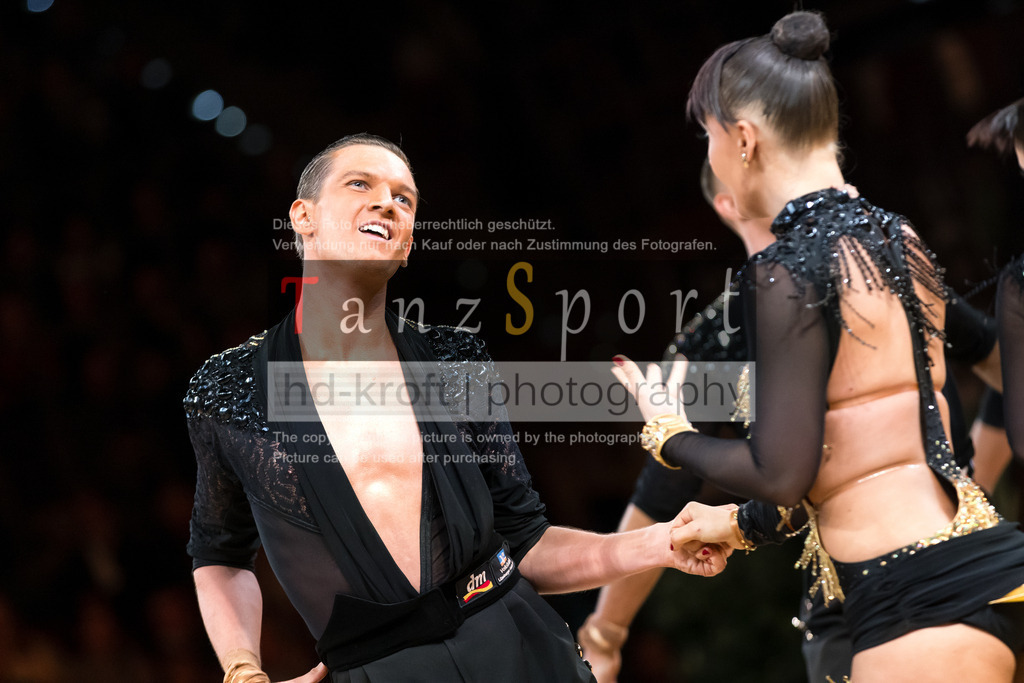 20241109_DM-Formationen_5804 | Tanzsportbilder, Standardtanz, Lateintanz, WDSF, DTV, LTVB, dancecomp, goc, hessen tanzt, blaues band der spree, walzer, tango, wiener walzer, slowfox, quickstepp, samba, rumba, cha-cha-cha, paso doble. jive, hd-kroft photography, turniertanzsport