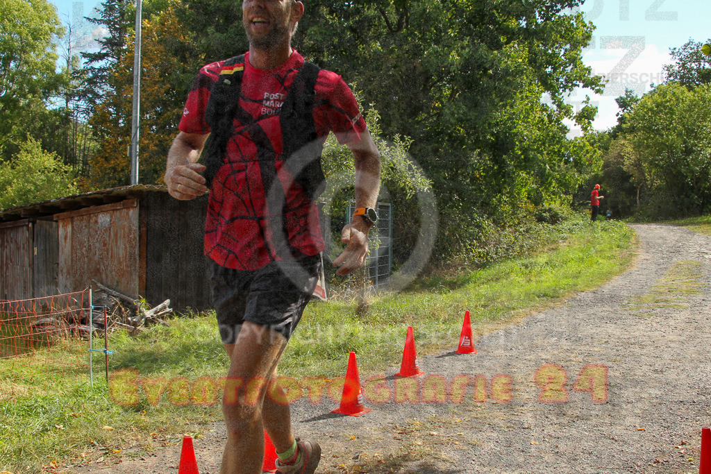 250830_1151_EV4_3693 | Sportfotografie im Rhein-Sieg Kreis, Köln, Bonn, NRW, Rheinland Pfalz, Hessen, etc. Unser Tätigkeitsfeld umfasst den Laufsport vom Volkslauf über den Marathon, Duathlon, Triathon bis zum Ultralauf wie Kölnpfad Ultra oder Schindertrail.