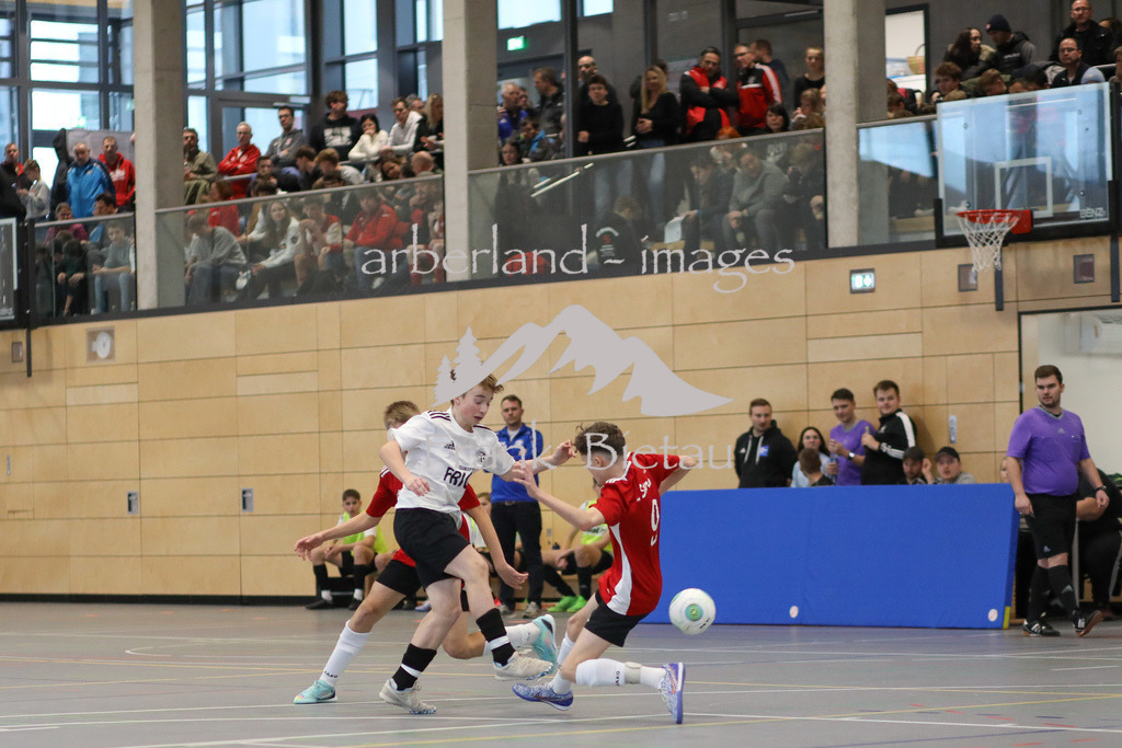 OE7A8627 | Gruppenspiel / Sturm Hauzenberg - FC Dingolfing (weiß)