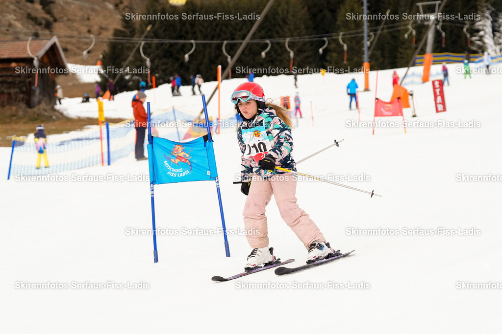 SRF_02.01.2026_0267 | Skirennfotos,Serfaus,Fiss,Ladis,Kinderskirennen,Winter,Tirol,Oberland,skirace,SFL,feelfree,weil wir's genießen,ski,Ski,skifahren,Sonnenplateau, - Realisiert mit Pictrs.com