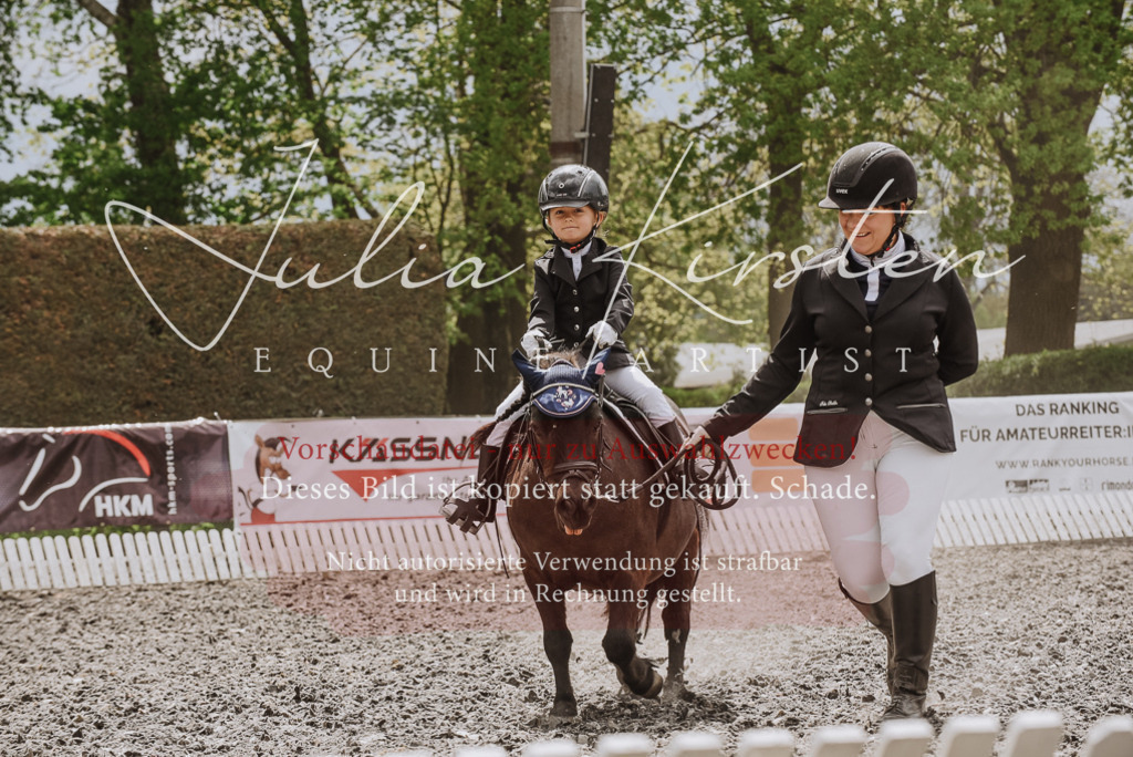 20230514_JK-Röhrsdorf-25-182 | Pferde- und Turnierfotografie in Westsachsen. Pferdeportraits, Auftragszeichnungen und intuitive Kunst.
