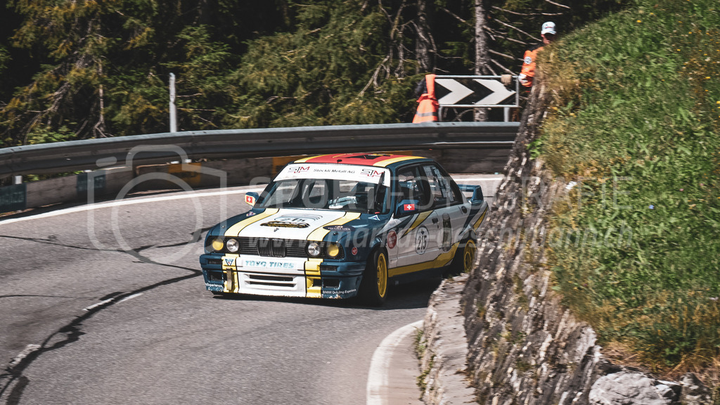 19. Arosa ClassicCar 2023 - 2. September 2023 | 19. Arosa ClassicCar 2023
Arosa, Schweiz
Beglinger Peter aus Mollis mit der Startnummer 215 in einem BMW 325 Challenge, Jahrgang 1987, in der Klasse Classic Trophy.
@arosaclassiccar, @arosa.official, #arosaclassiccar, #arosa, #76curves, #classiccar
Bild: Sportfotografie Markus Aeschimann | www.markus-aeschimann.ch - Realisiert mit Pictrs.com