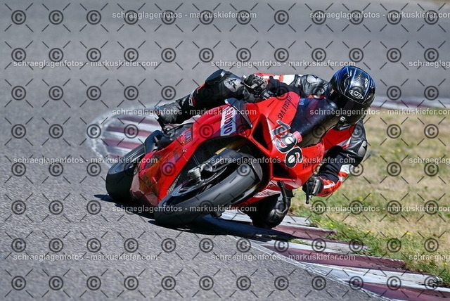 26bt04-0350 | markuskiefer.com - Realisiert mit Pictrs.com
