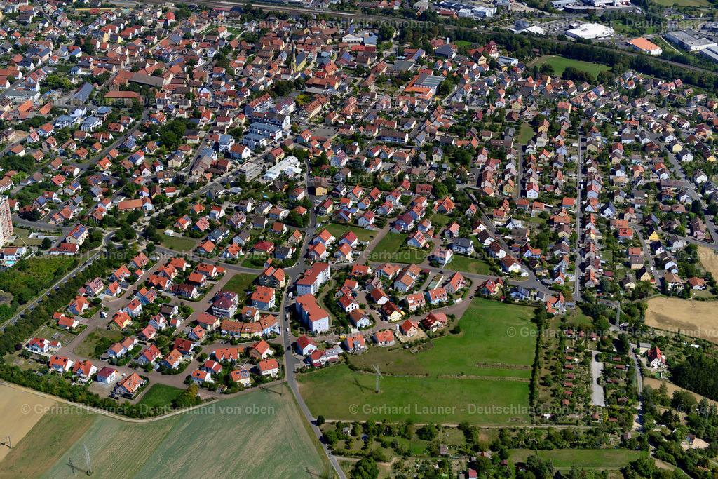 3650182 | ROTTENDORF 31.08.2016 Stadtzentrum im Innenstadtbereich  in Rottendorf im Bundesland Bayern, Deutschland // The city center in the downtown area  in Rottendorf in the state Bavaria, Germany Foto: Gerhard Launer