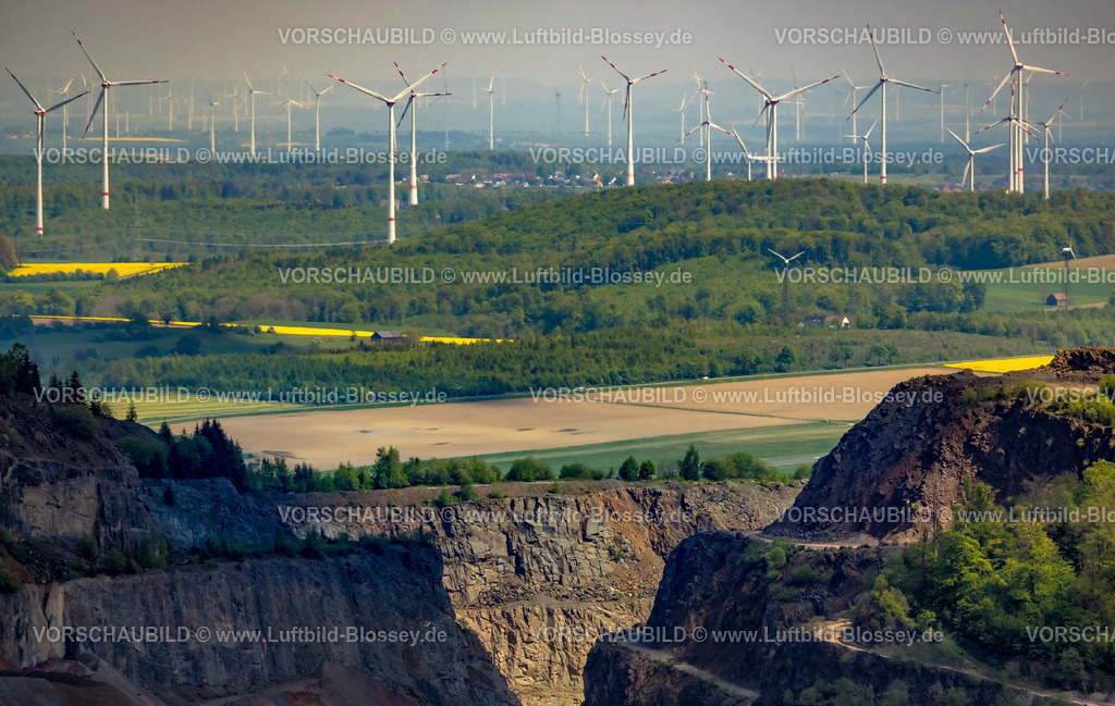 Brilon240503883 | Luftbild, Windpark Windenergieanlage bei Ortsteil Thülen, Steinbruch und Waldgebiet mit  Fernsicht, Thülen, Brilon, Sauerland, Nordrhein-Westfalen, Deutschland