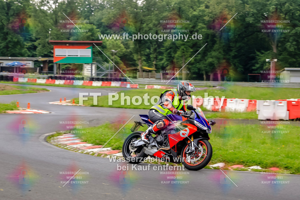 VBK-6404 | Hier findet Ihr Bilder von Touristenfahrten auf der Nürburgring Nordschleife oder von anderen Veranstaltungen die ich besucht habe. Viel Spass beim Durch Schauen 