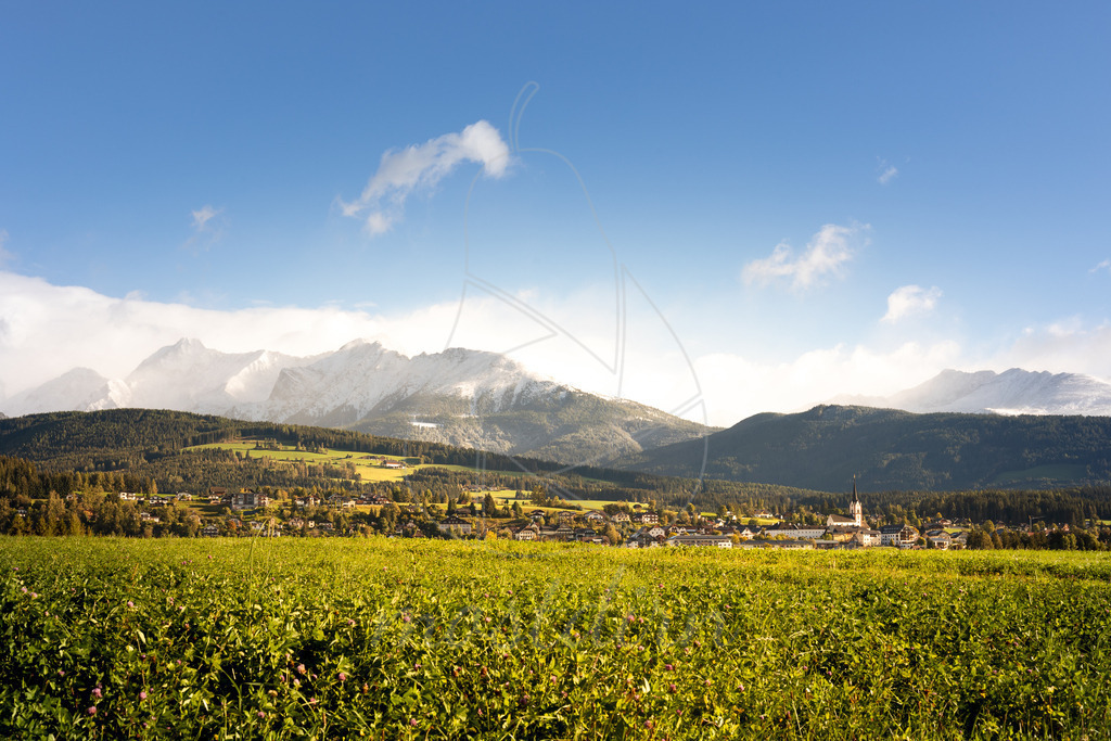 Herbst und Winter in Mariapfarr | Bei Veröffentlichung des Bildes ist eine Namensnennung wie folgt erforderlich: 
Foto: Mostdirn Irmgard Wieser - Realisiert mit Pictrs.com