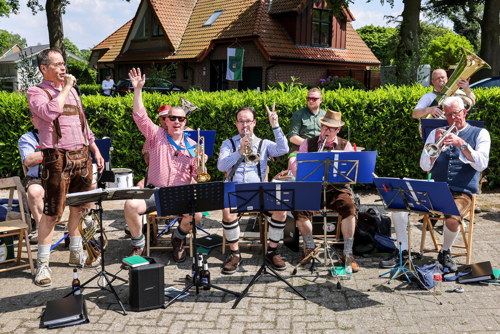 top-top.de 240509-038 | Foto, Video, Fotografie, Videografie, Fotobox, DJ, Discjockey, Musik, Musikbox, Veranstaltung, Photobooth, Amazon, Ebay, Buchtipp, Bestseller, Autor, Verlag, Buch, Wesel, Hamminkeln, NRW, Dinslaken, Rees, Drohne, Hochzeit, Party, Fotobox, Wesel, Fotograf