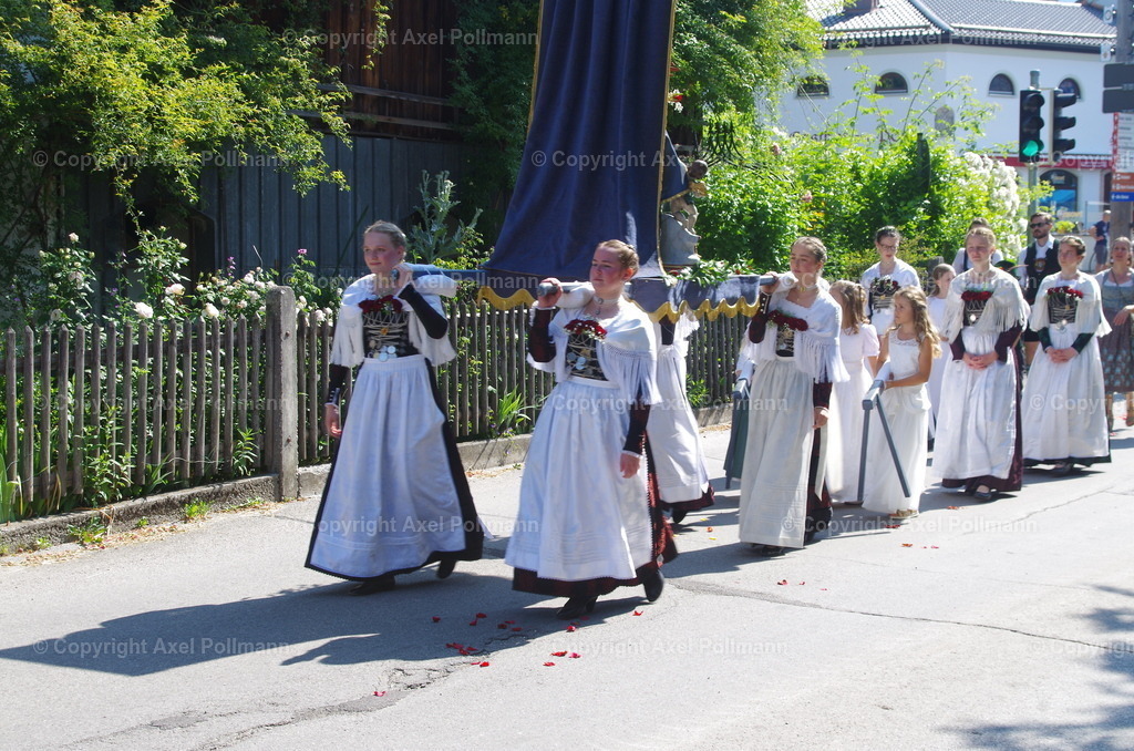 IMGP4204 | fotografiert von Axel PollmannLeonhardi Wallfahrt Benediktbeuern und Murnau, Fronleichnam, Fasching, Landschaft im Loisachtal und Benediktbeuern  - Realisiert mit Pictrs.com