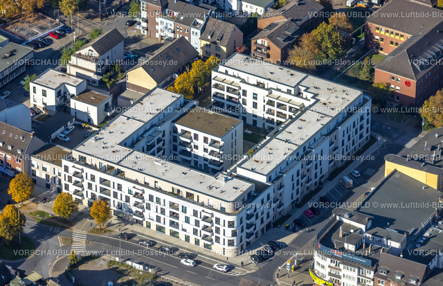 Moers221004223 | Luftbild, Homberger Höfe Wohnhaus und Geschäftshaus Neubau, Otto-Hue-Straße, Moers, Moers, Ruhrgebiet, Nordrhein-Westfalen, Deutschland