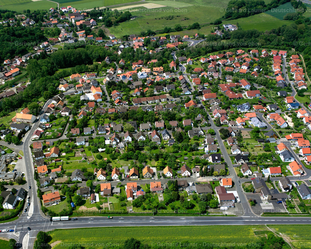 2614090 | ALTENBURG 09.06.2006 Wohngebiet einer Einfamilienhaus- Siedlung  in Altenburg im Bundesland Hessen, Deutschland // Single-family residential area of settlement  in Altenburg in the state Hesse, Germany Foto: Gerhard Launer
