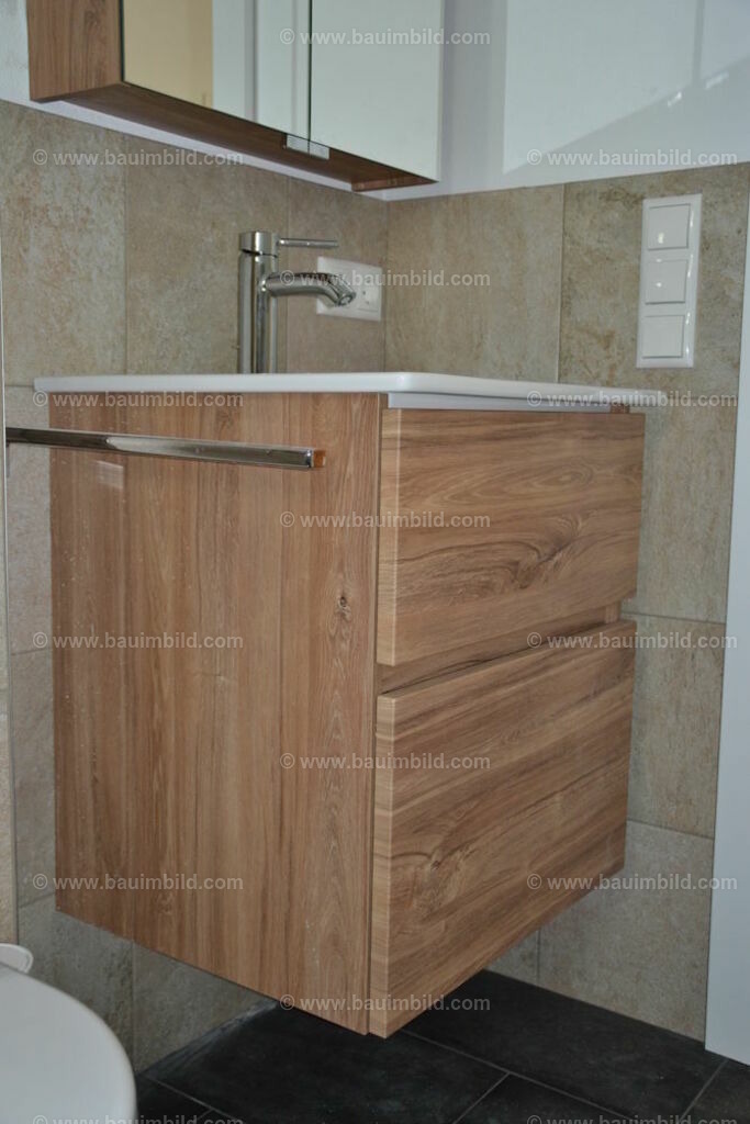 bib-lg15-sanitaer-0137 | Nach LV-Leistungsgruppen sortierte Detailfotos über den Bau eines Hauses. Alle Hausbau-Bilder direkt vom Urheber und Autor der Website Haus-Selber-Bauen.com