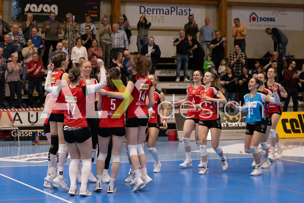 Volleyball I Frauen I Saison 2025-2026 I Volleyball NLA | Women I 1/2 Finals I  VC Kanti Schaffhausen - Sm'Aesch Pfeffingen I 07.03.2026 | VC Kanti Schaffhausen Jubel - Realisiert mit Pictrs.com