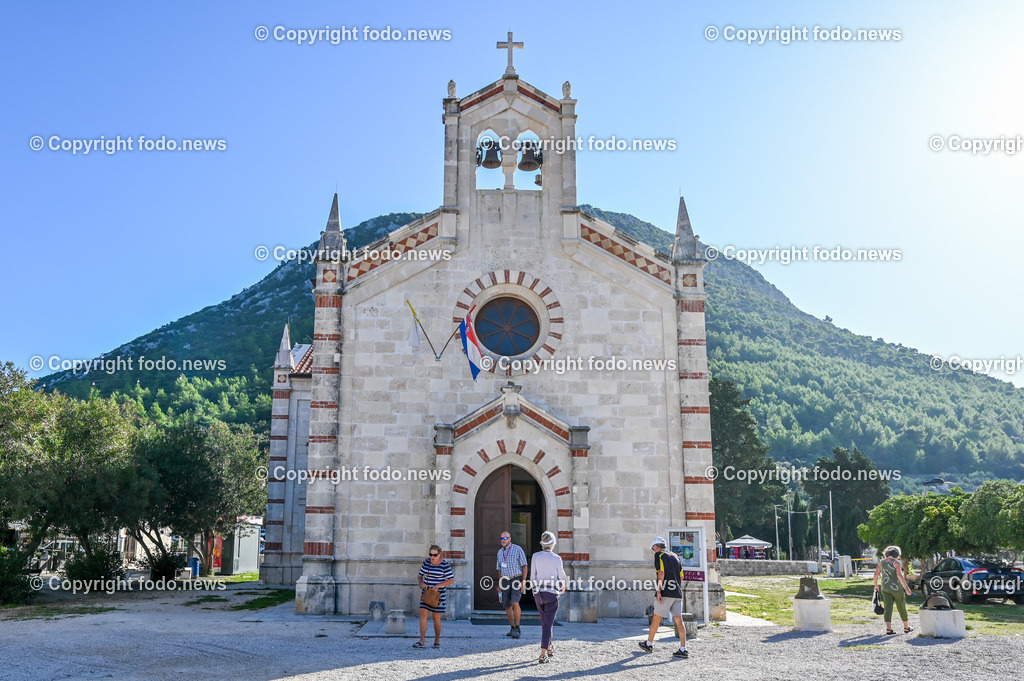 Kroatien_ Ston_ 12.10.2023-3 | 12.10.2023, Kroatien, HRV, Ston im Bild Stadtansichten, Gebauede, Mauer, Gastronomie, Tourismus, Touristen, Sehenswuerdigkeiten

Ston ist eine Kleinstadt auf der Halbinsel Pelješac im Sueden Kroatiens. Sie gehoert zur Gespanschaft Dubrovnik-Neretva. Die Befestigungen um die Stadt kontrollierten den Zugang zum Pelješac.