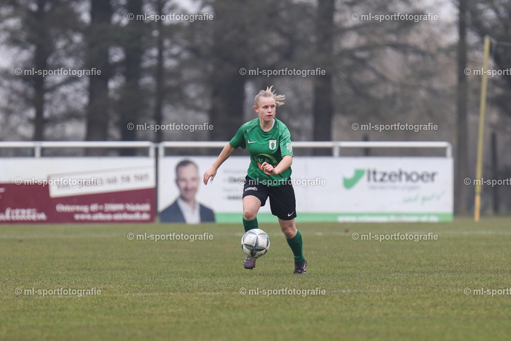 Fußball I Frauen I Saison 2025/2026 I Oberliga Schleswig-Holstein I 12. Spieltag I SV Frisia 03 Risum-Lindholm - Eichholzer SV | ml-sportfotografie - Realisiert mit Pictrs.com