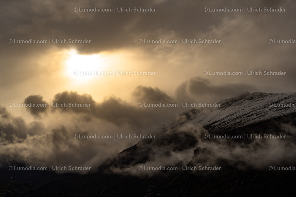 10047-10035 - Am Geirangerfjord - Norwegen | Stockfoto und Bilderpool mit Bildmaterial aus Deutschland, dem Harz, Halberstadt, Quedlinburg, Wernigerode und weltweit. Qualitativ hochwertige und professionelle Fotos anschauen und kaufen. - Realisiert mit Pictrs.com