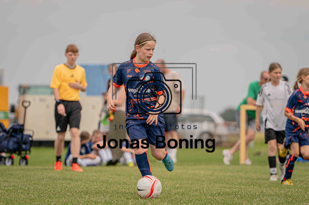 Fußball I E-Junioren I Saison 2025-2026 I OM-Cup Lüsche I Sonntag  I 23424 | jns.sportfotos - Realisiert mit Pictrs.com