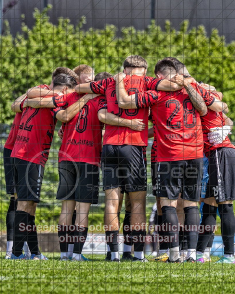 20250427_150039_0056-Bearbeitet | #,TSV Bad Boll (rot) vs. SV Waldhausen (gelb), Fussball, Landesliga 2 - wfv, 24. Spieltag, Saison 2024/2025, Rasenplatz, Erlengarten 37, 73087 Bad Boll, 27.04.2025 - 15:00 Uhr,Foto: PhotoPeet-Sportfotografie/Peter Harich