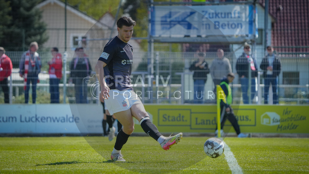 FFußball, Herren, Saison 2025/2026, Regionalliga Nordost, 31. Spieltag, FSV 63 Luckenwalde vs. FSV Zwickau, Sonntag 26.04.2026, Werner-Seelenbinder-Stadion Luckenwalde | Fußball, Herren, Saison 2025/2026, Regionalliga Nordost, 31. Spieltag, FSV 63 Luckenwalde vs. FSV Zwickau, Sonntag 26.04.2026, Werner-Seelenbinder-Stadion Luckenwalde, Im Bild: Sonny Ziemer (Zwickau) - Realisiert mit Pictrs.com