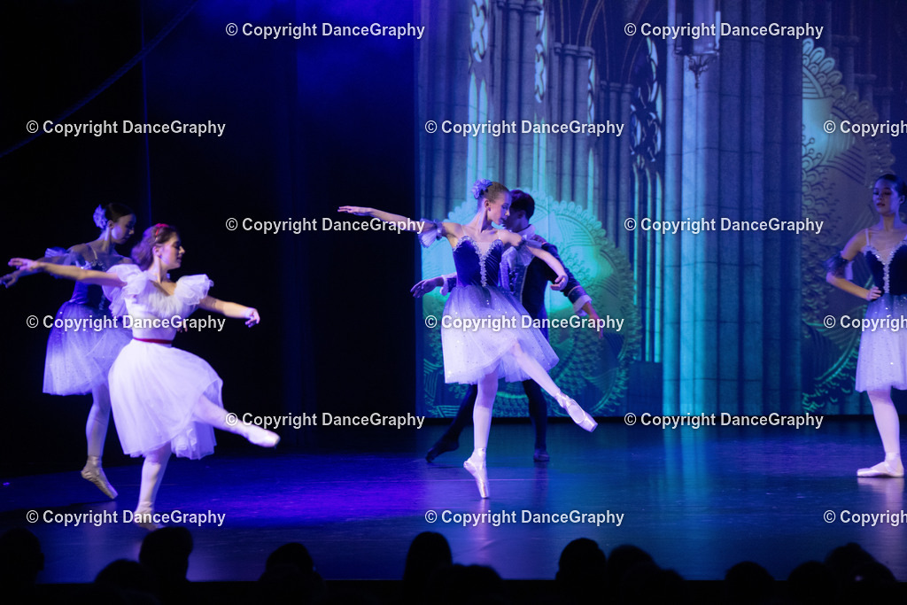 GPHY1604 | DanceGraphy - Realisiert mit Pictrs.com