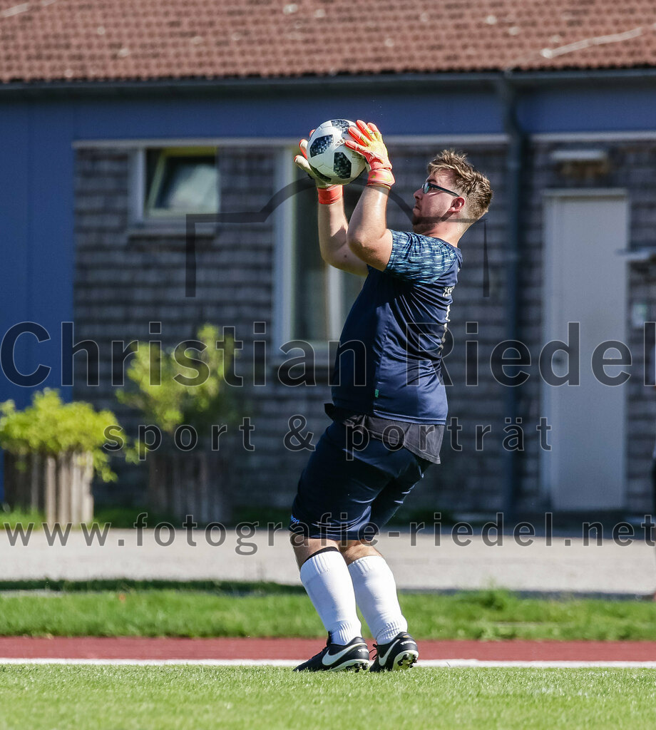 2023-08-19_053_SG_Markt_Schwaben_II_gegen_TSV_Ottobrunn_III | Markt Schwaben, Deutschland, 19.08.2023:
Fußball, C-Klasse 2023 / 2024, 1. Spieltag, (SG) Markt Schwaben II gegen TSV Ottobrunn III, Endergebnis: 0:4

Torwart Santino Sperl (TSV Ottobrunn, #16)

Foto: Christian Riedel / fotografie-riedel.net