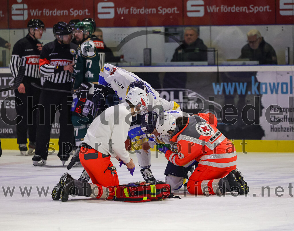 2025-12-05_142_TSV_Erding_gegen_Stuttgart_Rebels | Erding, Deutschland, 05.12.2025:Eishockey, Oberliga Süd 2025 / 2026, 23. Spieltag, TSV Erding gegen Stuttgart Rebels, Endergebnis: 5:6Florian Renner (Stuttgart Rebels, #8)Foto: Christian Riedel / fotografie-riedel.net