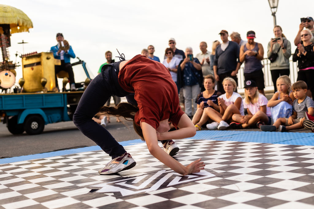 Breakdance mit The Saxonz am Forte Belvedere Leisnig | Breakdance mit The Saxonz am Forte Belvedere Leisnig zum Festival Hallo Leisnig 2022. - Realisiert mit Pictrs.com