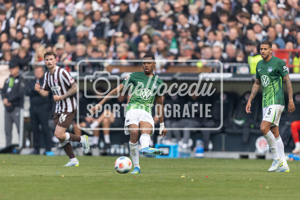 Fußball I Männer I Saison 2025-2026 I Bundesliga I FC St. Pauli - VfL Wolfsburg I 12895 | realhellocedii - Realisiert mit Pictrs.com