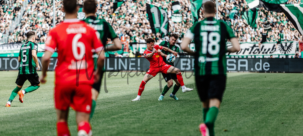 3. Liga, Saison 2023/24, 32. Spieltag: SC Preußen Münster - Jahn Regensburg | Münster, 06.04.2024: 3. Liga, 32. Spieltag, SC Preußen Münster gegen Jahn Regensburg im LVM-Preußenstadion in Münster. Foto: sportfotografie.ms | Markus Paletta - Realisiert mit Pictrs.com